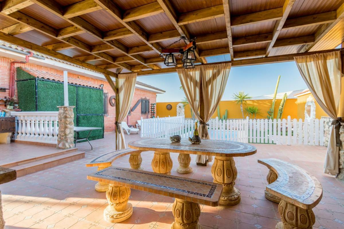 Casa Ludima Villa Fuentes de Andalucía Eksteriør billede