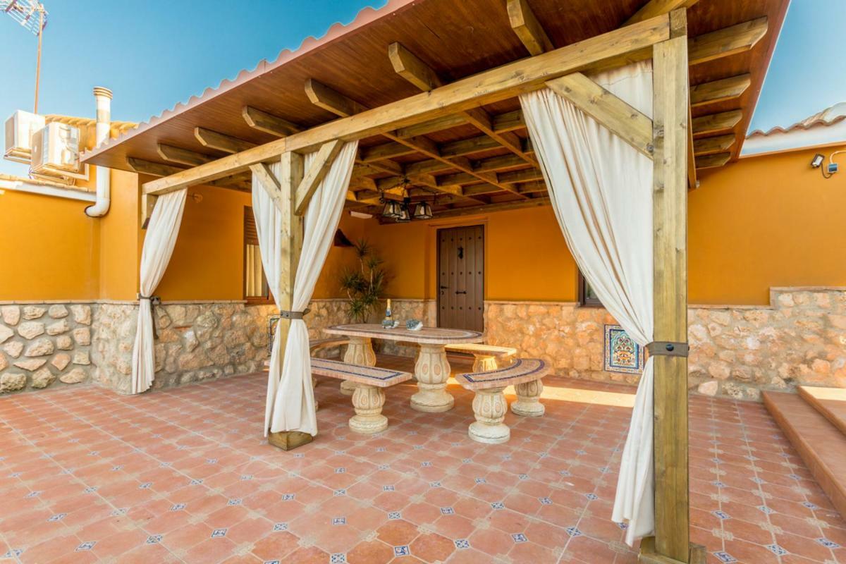 Casa Ludima Villa Fuentes de Andalucía Eksteriør billede