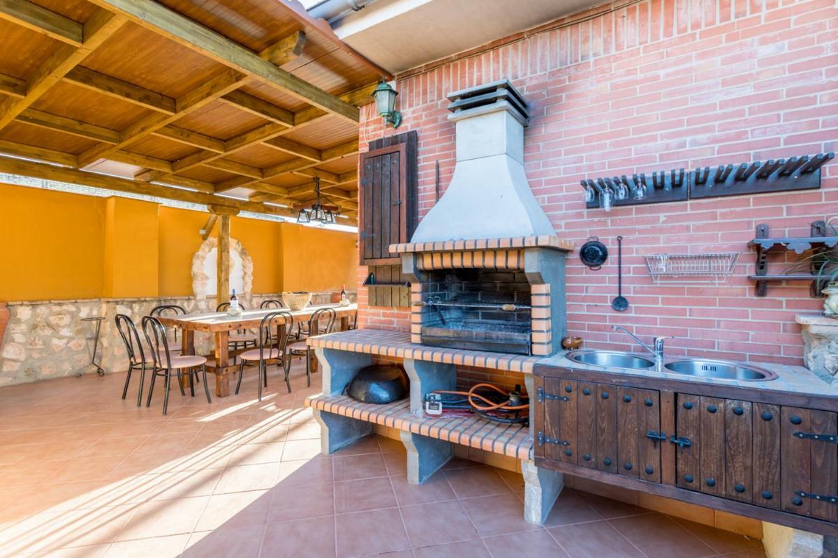 Casa Ludima Villa Fuentes de Andalucía Eksteriør billede